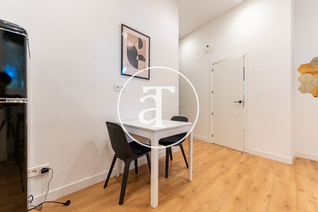 Dúplex de alquiler temporal con 2 habitaciones, 1 baño y aseo en Ciudad Lineal 16