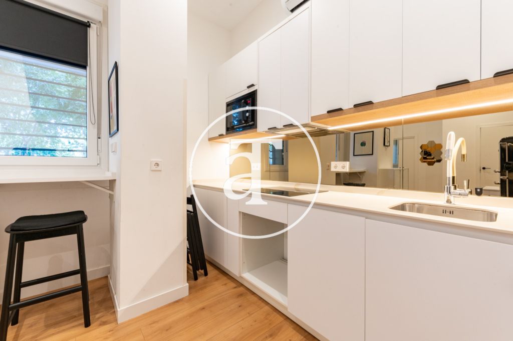 Dúplex de alquiler temporal con 2 habitaciones, 1 baño y aseo en Ciudad Lineal 13