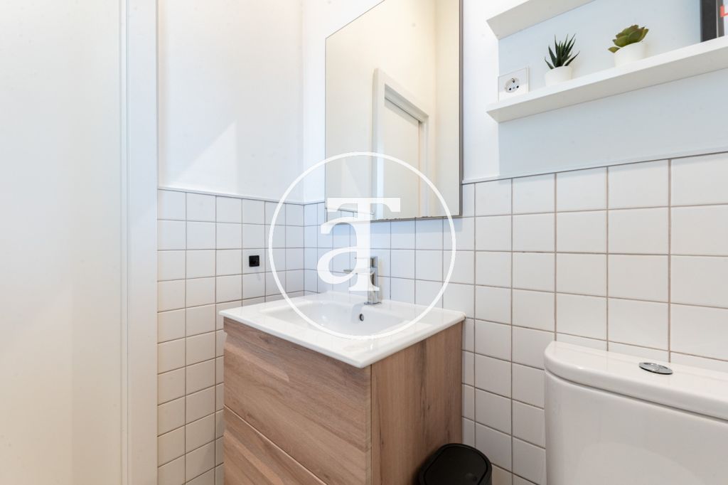 Dúplex de alquiler temporal con 2 habitaciones, 1 baño y aseo en Ciudad Lineal 19