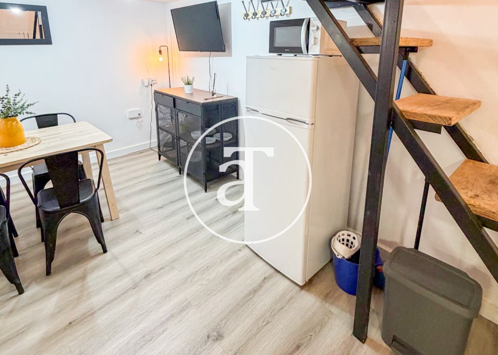 Duplex à louer temporairement, avec 1 chambre et 1 salle de bain, en centre-ville. 5