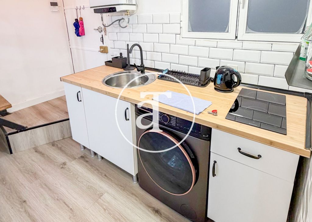 Duplex à louer temporairement, avec 1 chambre et 1 salle de bain, en centre-ville. 4