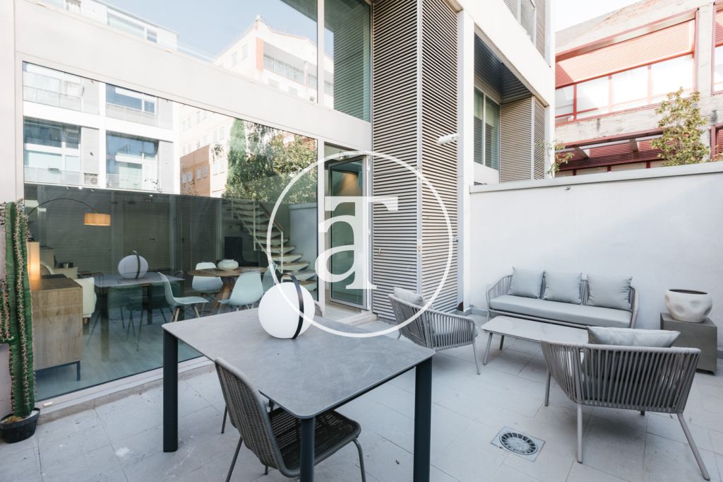 Duplex for monthly rental with 1 bedroom, bathroom and toilet with terrace in Simancas 11