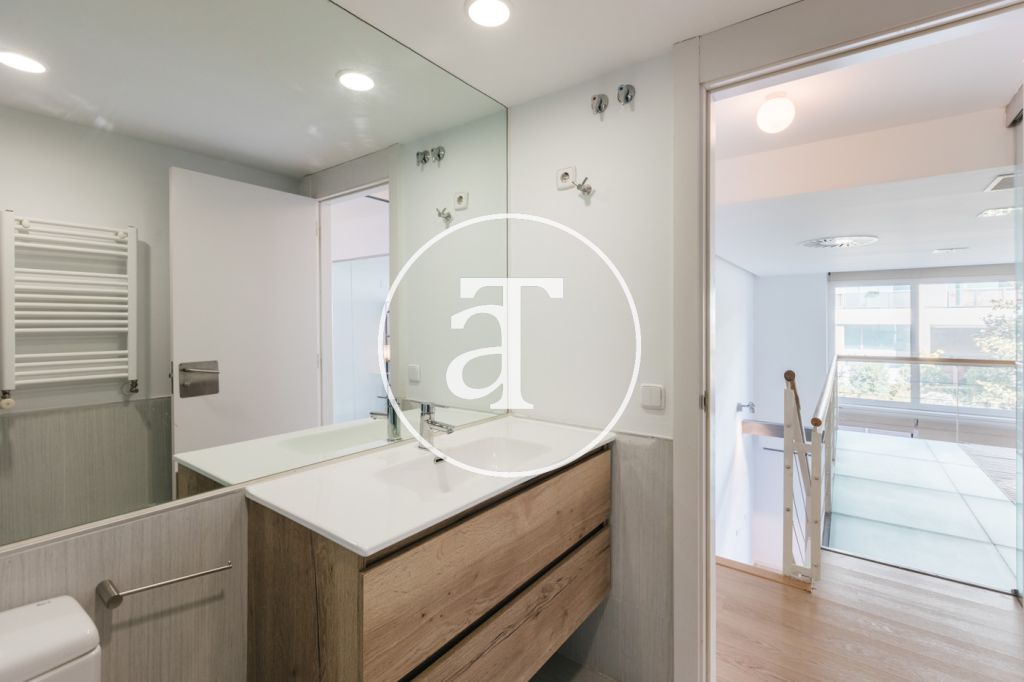 Duplex for monthly rental with 1 bedroom, bathroom and toilet with terrace in Simancas 44