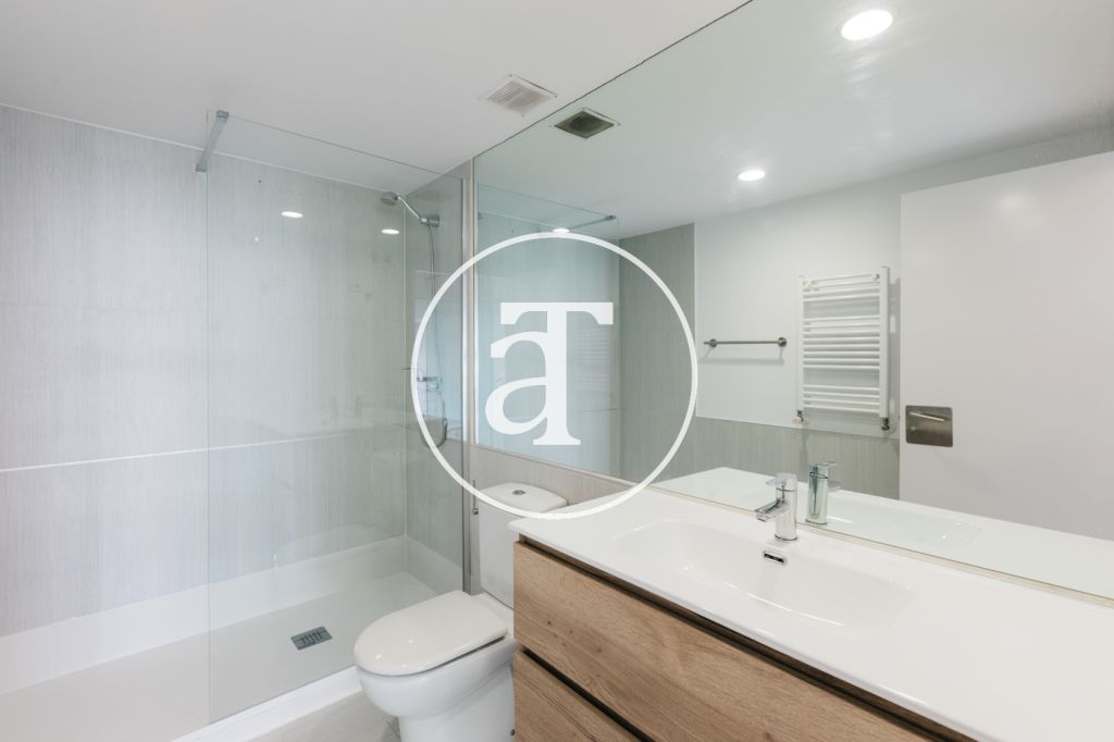 Duplex for monthly rental with 1 bedroom, bathroom and toilet with terrace in Simancas 43