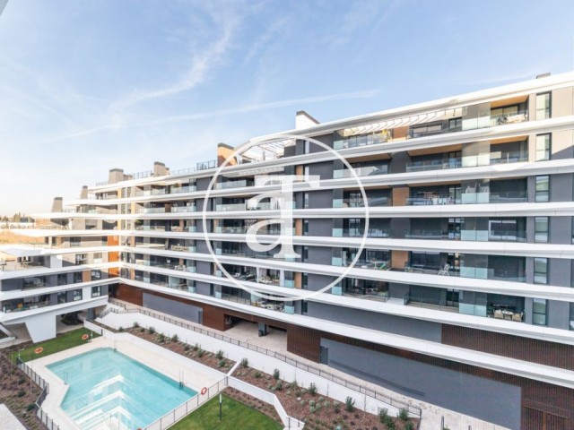 Monthly rental apartment with 2 bedrooms and 2 bathrooms with communal pool and parking space in Arganzuela - Imperial