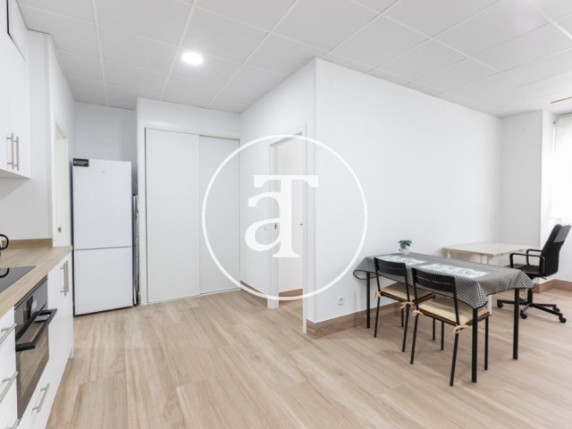 Estudio de alquiler temporal de 1 habitación y 1 baño en Carabanchel
