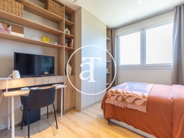 Coliving de alquiler temporal con cama doble, cocina privada y baño