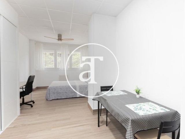 Studio 1 chambre, 1 salle de bain en location temporaire à Latina