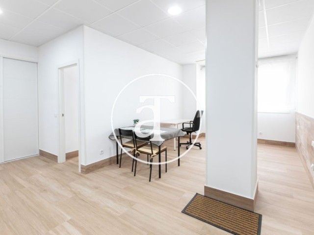 Studio 1 chambre, 1 salle de bain en location temporaire à Latina