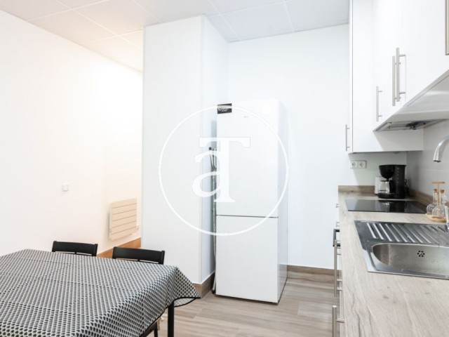 Studio 1 chambre, 1 salle de bain en location temporaire à Latina