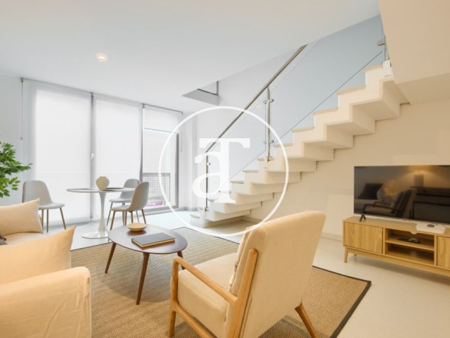 Dúplex de alquiler temporal de 1 habitación, balcón y con posibilidad de parking en Manoteras