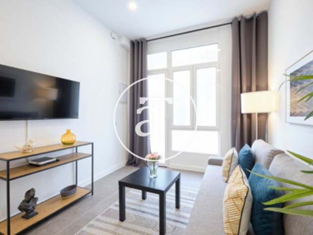 Piso de alquiler temporal de 1 habitación y 1 baño con mucha luz en Carabanchel