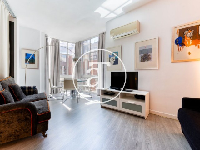 Piso de alquiler temporal de 1 habitación y 1 baño en el centro de Madrid cerca del Palacio Real