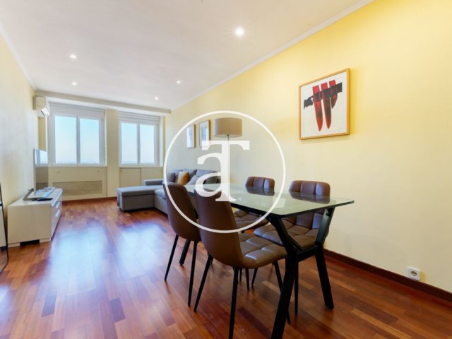 Piso de alquiler temporal de 1 habitación, 1 baño y vistas abiertas en Calle Princesa