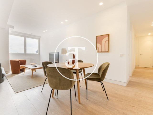 Piso de alquiler temporal de 2 habitaciones y 2 baños con balcón en Chamberí