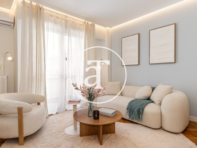 Duplex for monthly rental with 2 bedrooms, balcony, 2 bathrooms, toilet and parking in Aravaca