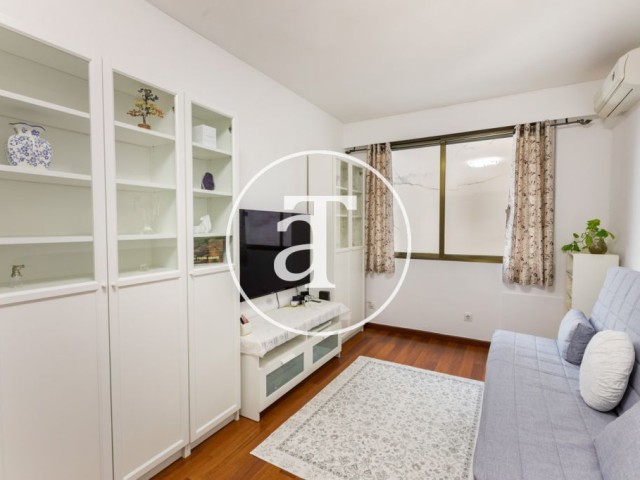 Piso de alquiler temporal de 1 habitación, salón y 1 baño a pasos de Gran Vía