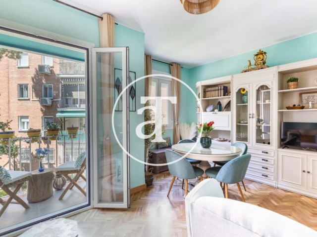 Piso de alquiler temporal de 3 habitaciones, 1 baño y terraza en colonia histórica privada en Salamanca