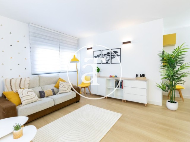 Appartement en location temporaire avec 2 chambres et 2 salles de bains dans un immeuble avec piscine à Alcorcón