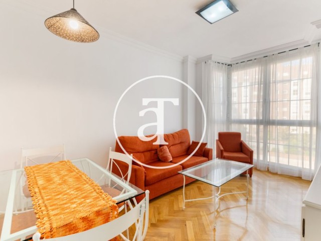 Appartement en location temporaire avec 1 chambre et 1 salle de bain dans un immeuble avec piscine à Valdefuentes