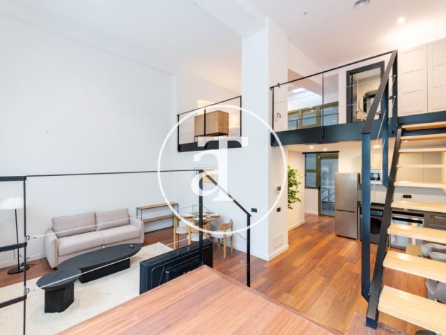 Duplex de style loft à louer temporairement à Ventas, avec 2 chambres et 2 salles de bains