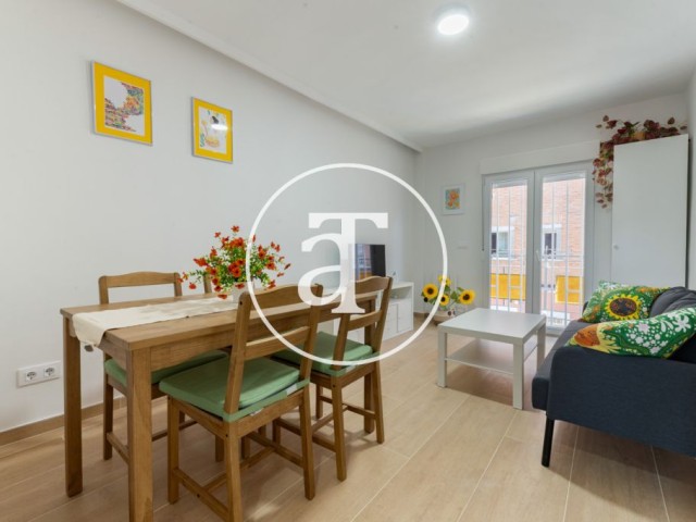 Monthly rental apartment with 3 bedrooms and 1 bathroom with 2 balconies in Puerta del Ángel - Latina