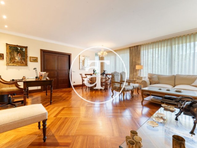 Apartment for rent with 5 bedrooms, 4 bathrooms, toilet, parking and storage room in El Viso, Chamartín