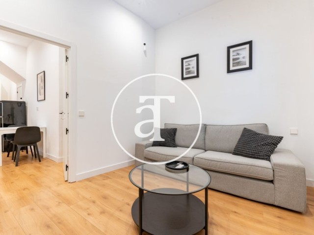 Dúplex de alquiler temporal con 2 habitaciones, 1 baño y aseo en Ciudad Lineal