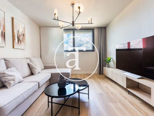 Piso de alquiler temporal de 1 habitación, estudio y 2 baños en Tetuán