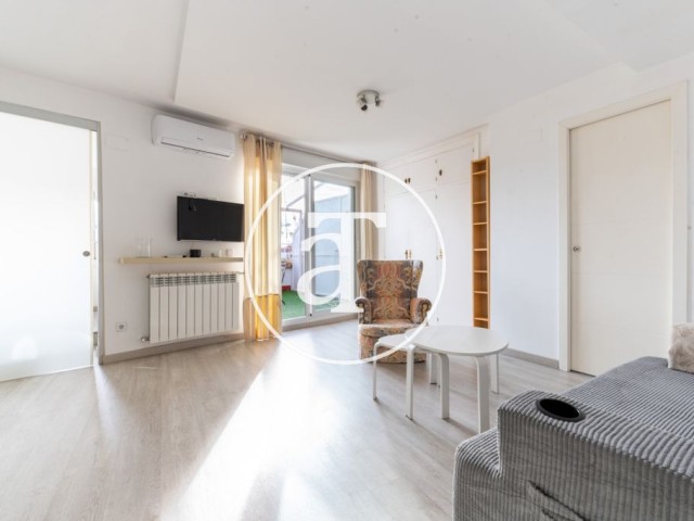 Penthouse à louer temporairement avec 1 chambre et 1 salle de bains, grande terrasse privée avec vue à Chamberí