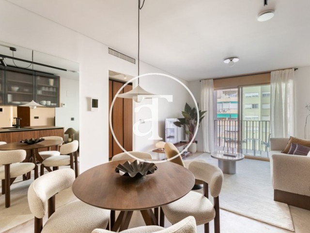 Appartement en location temporaire avec 1 chambre, salle de bains et balcon, dans un immeuble avec piscine et parking à Salamanque