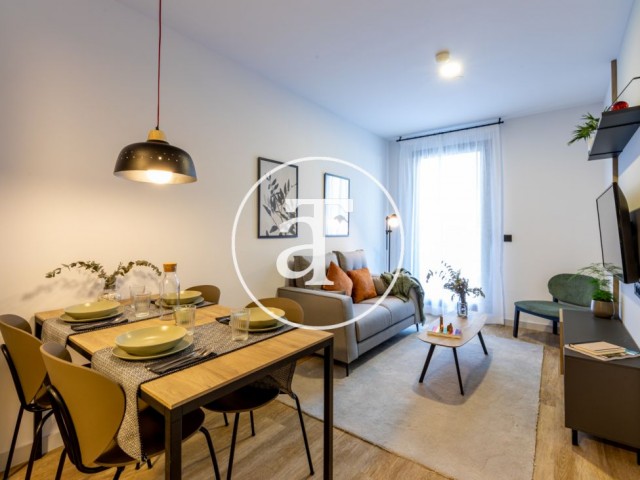 Moderno apartamento de 1 habitación con todo tipo de servicios y piscina en Madrid